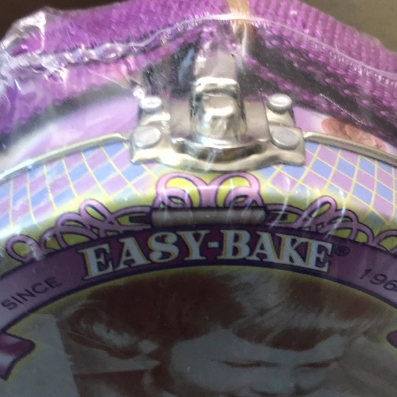 1999 Easy Bake Tin Lunch Box Never Opened Sealed! - Picture 6 of 7